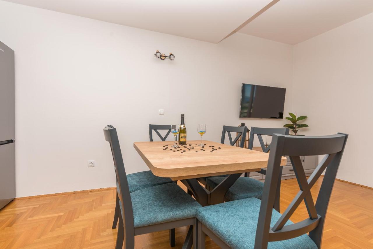 Deluxe 3 Bedroom Apartment With Sea View Baška Voda Exteriér fotografie