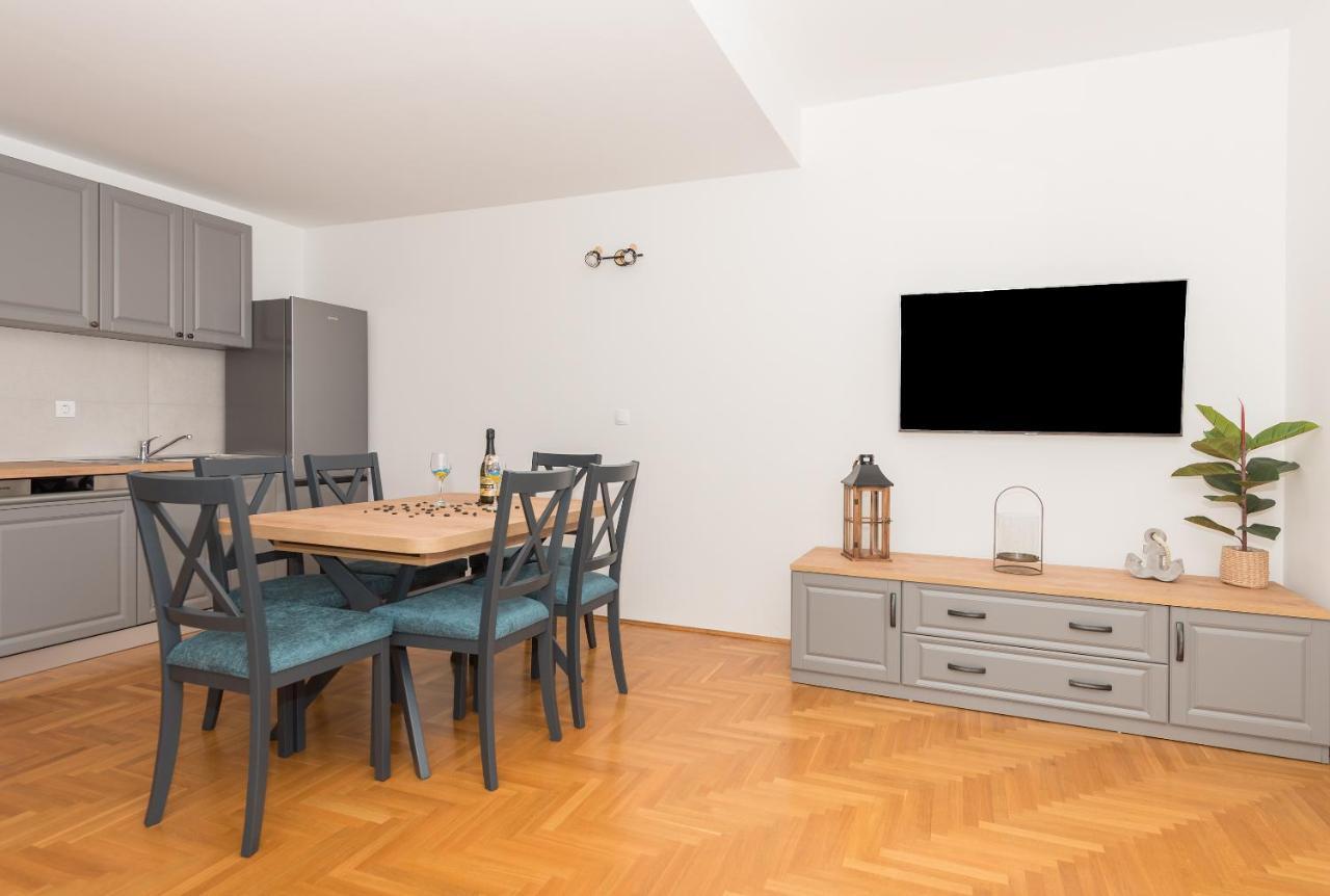 Deluxe 3 Bedroom Apartment With Sea View Baška Voda Exteriér fotografie