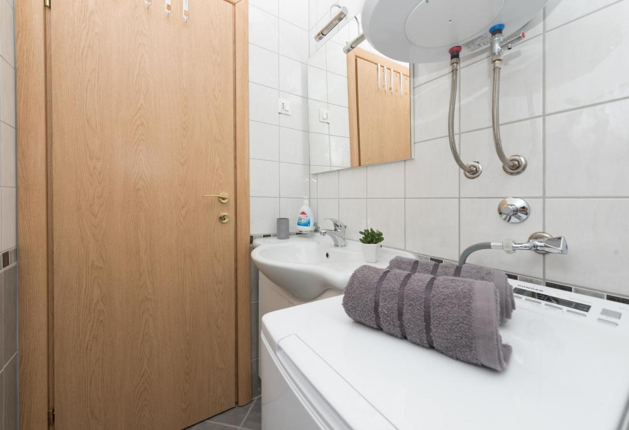 Deluxe 3 Bedroom Apartment With Sea View Baška Voda Exteriér fotografie