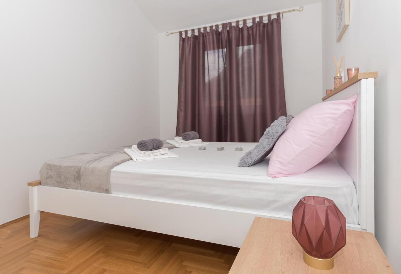 Deluxe 3 Bedroom Apartment With Sea View Baška Voda Exteriér fotografie
